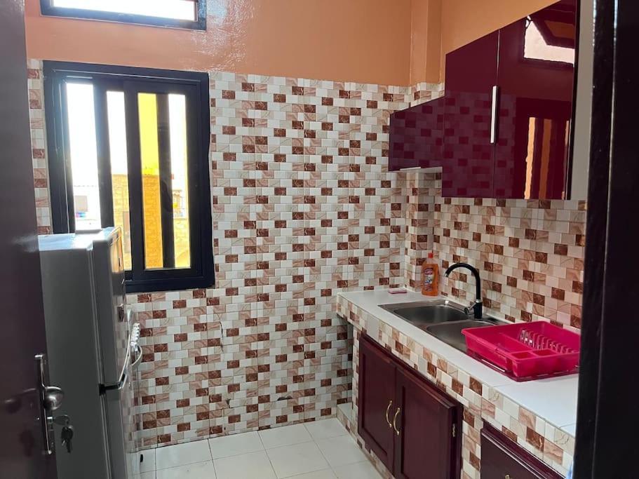 Appartement Spacieux Chez Keur Matou - F2 Dakar Exteriör bild