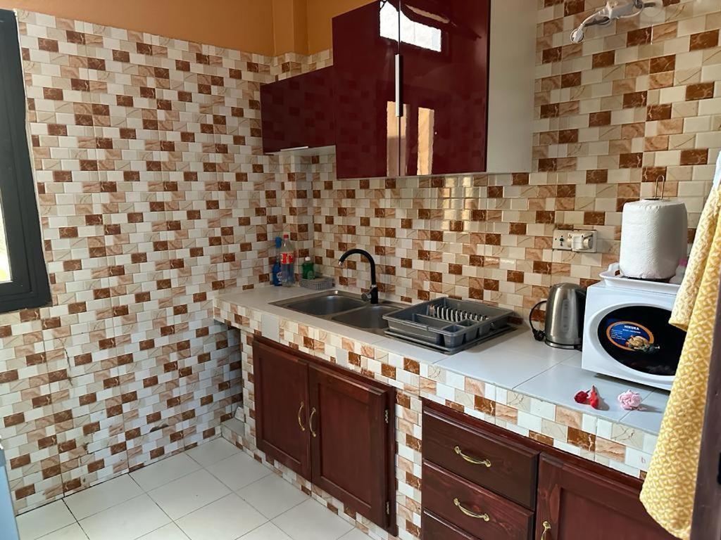Appartement Spacieux Chez Keur Matou - F2 Dakar Exteriör bild