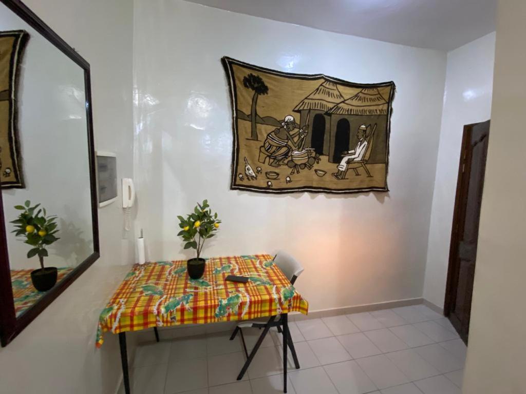 Appartement Spacieux Chez Keur Matou - F2 Dakar Exteriör bild